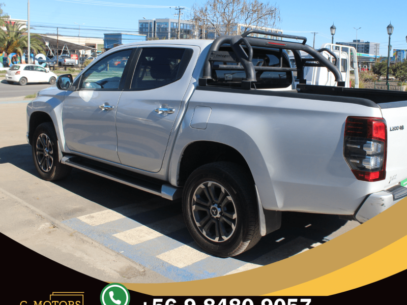 MITSUBISHI L200 DAKAR