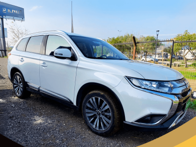 MITSUBISHI OUTLANDER 2020