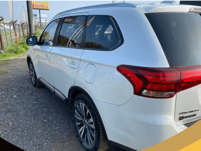 MITSUBISHI OUTLANDER 2020