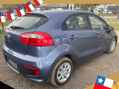KIA RIO 5 EX 2017
