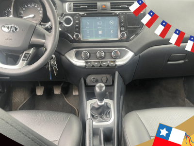 KIA RIO 5 EX 2017